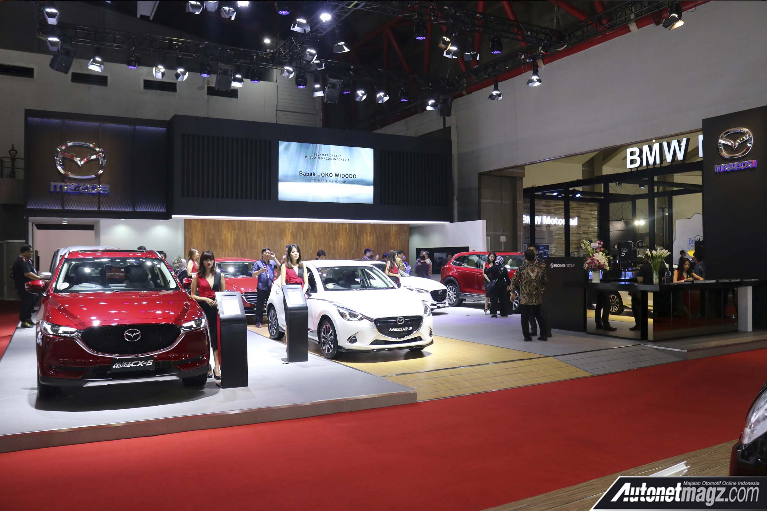 Berita, Booth Mazda di IIMS 2018: Mazda Bukukan Penjualan 700 Unit di IIMS 2018, Mazda 2 Terlaris