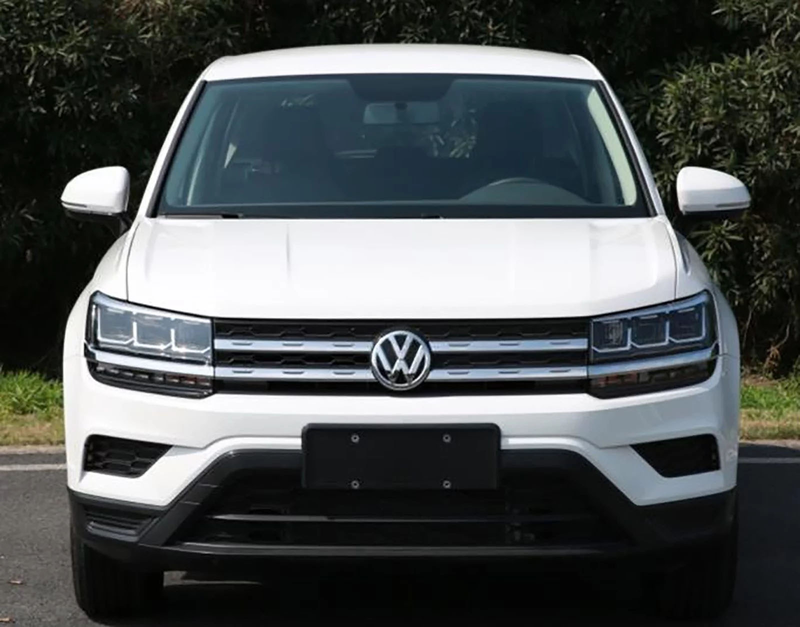 Berita, Volkswagen Tharu depan: Volkswagen Tharu, Skoda Karoq Berwajah VW Atlas di China