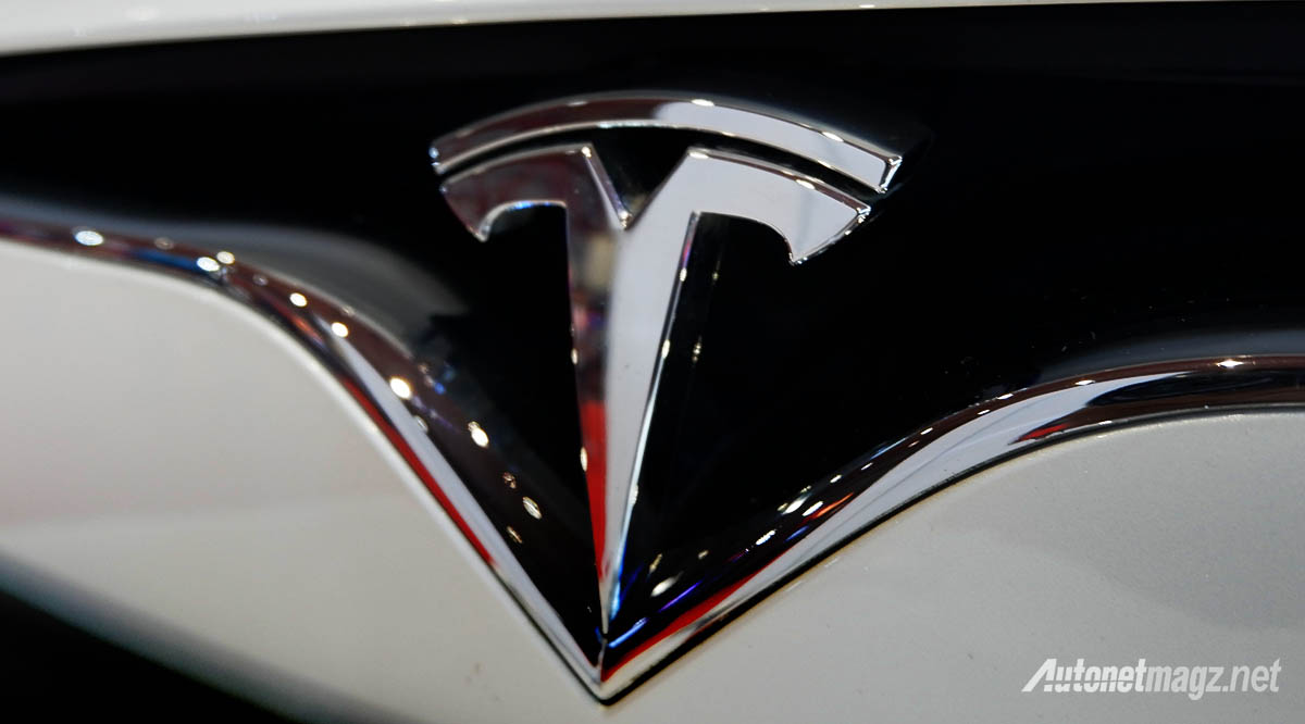 International, logo tesla indonesia: Tesla Salahkan Bosch Atas Recall 125 Ribu Model S