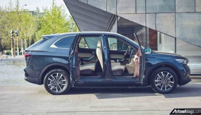 Singulato iS6 EV Hadir Dengan Layar Jumbo & Suicide Doors