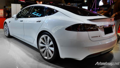 Tesla Salahkan Bosch Atas Recall 125 Ribu Model S Tesla Salahkan Bosch Atas Recall 125 Ribu Model S