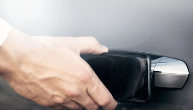 Pabrikan Otomotif & Teknologi Wujudkan Smartphone Sebagai Pengganti Kunci Pabrikan Otomotif & Teknologi Wujudkan Smartphone Sebagai Pengganti Kunci