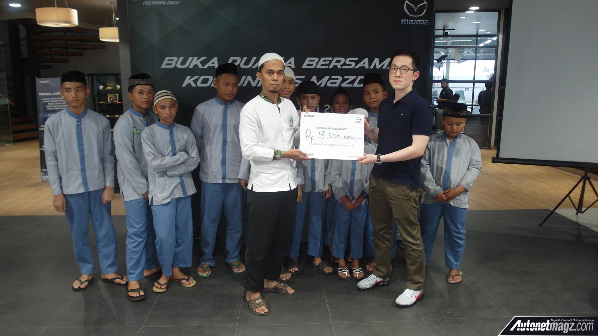 Berita, santunan Mazda Community Event: Sambut Mudik, Eurokars Gelar Mazda Lebaran Campaign 2018