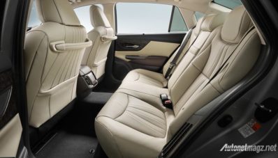 Toyota Crown 2018, Sedan Menteri Gahar dan Bertabur Teknologi Digital Toyota Crown 2018, Sedan Menteri Gahar dan Bertabur Teknologi Digital