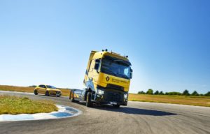 Renault T High RS Racing Edition, Untuk Kalian yang Anti Mainstream