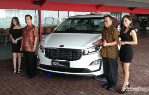 KIA Grand Sedona Diesel Curi Start Launching, Harga 595 Juta Rupiah KIA Grand Sedona Diesel Curi Start Launching, Harga 595 Juta Rupiah