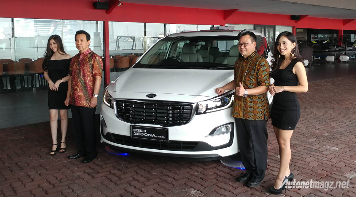 Kia, kia grand sedona 2018 indonesia: KIA Grand Sedona Diesel Curi Start Launching, Harga 595 Juta Rupiah