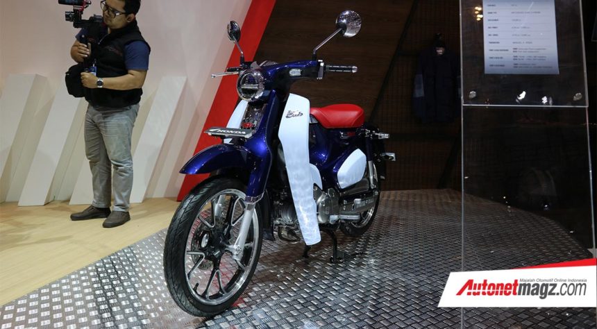 Honda Super Cub 125 CBU Thailand Diluncurkan di GIIAS 2018 Honda Super Cub 125 CBU Thailand Diluncurkan di GIIAS 2018