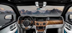 Rolls-Royce-Cullinan-2019-thumbnail