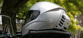 feher-ach1-motorcycle-helmet