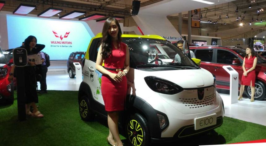 GIIAS 2018 : Mengenal Lebih Detail Wuling E100 EV, Akselerasi 6,5 Detik! GIIAS 2018 : Mengenal Lebih Detail Wuling E100 EV, Akselerasi 6,5 Detik!