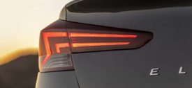 lampu depan Hyundai Elantra 2019