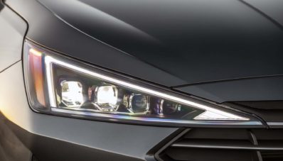 Hyundai Elantra 2019 : Membaik Di Segala Sisi, Kecuali Wajah Depan!