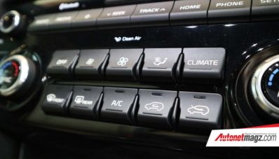 Ternyata Ada KIA Sportage Facelift 2018 di Booth Solar Gard GIIAS 2018 Ternyata Ada KIA Sportage Facelift 2018 di Booth Solar Gard GIIAS 2018