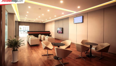 Geely Buka 149 Unit Diler 4S di China Hanya Dalam 1 Hari, Edan!