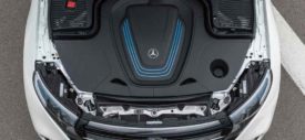 Mercedes-Benz-EQC-2020-interior