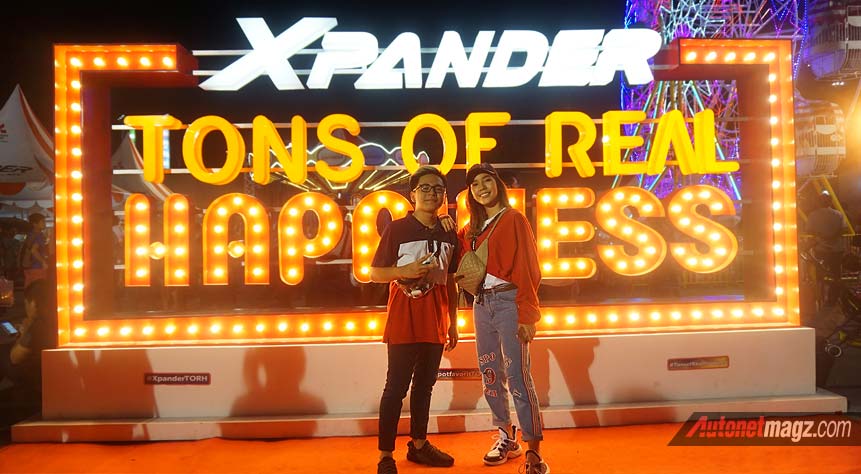 Berita, Mitsubishi-Tons-Of-Real-Happiness-Surabaya-Indonesia: Mitsubishi Xpander Tons of Real Happiness Sambangi Kota Surabaya