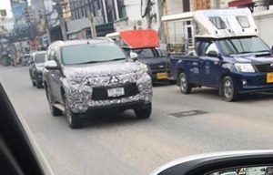 Mitsubishi Pajero Sport Tertangkan Kamera Pakai Kamuflase, Facelift? Mitsubishi Pajero Sport Tertangkan Kamera Pakai Kamuflase, Facelift?