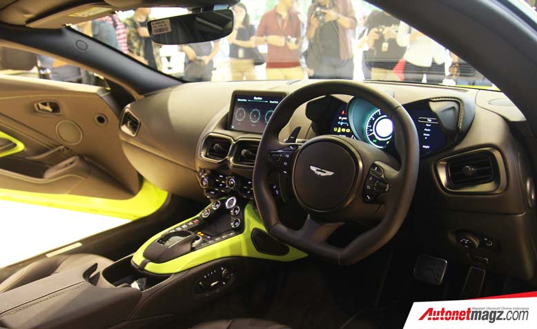 Mobil Baru, aston-martin-vantage-2019-interior-2: Aston Martin Vantage 2019 Resmi Mencicipi Aspal Indonesia