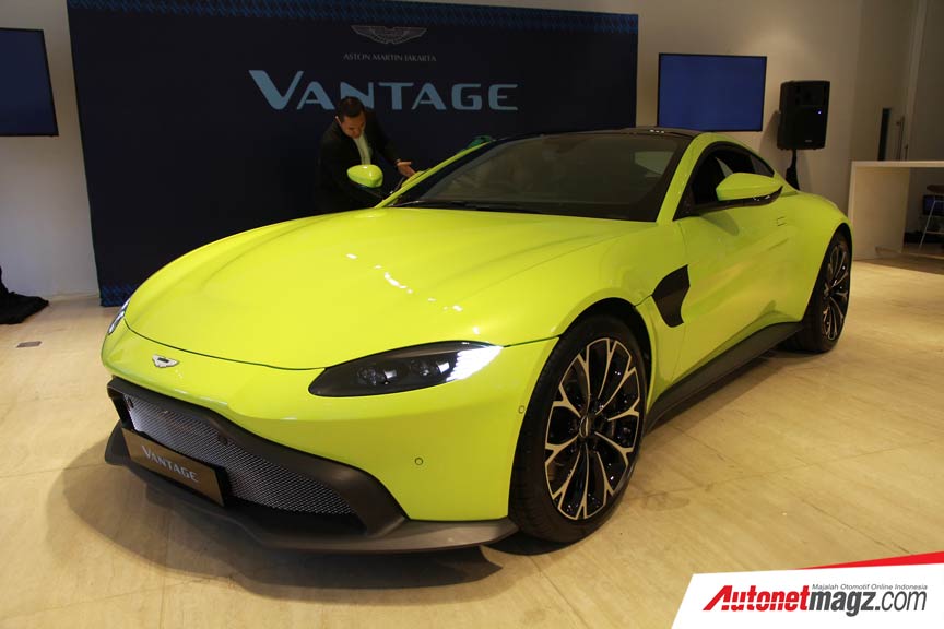Mobil Baru, aston-martin-vantage-2019-wallpaper-2: Aston Martin Vantage 2019 Resmi Mencicipi Aspal Indonesia
