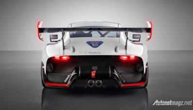 Porsche 935 Clubsport, Kala 911 GT2 RS Jadi Paus Racing yang Buas Porsche 935 Clubsport, Kala 911 GT2 RS Jadi Paus Racing yang Buas