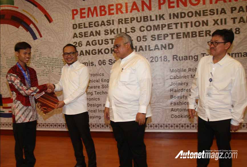 Berita, toyota-asean-skill-competition-2018-mohammad-khafid: Toyota Indonesia Harumkan Nama Bangsa Dalam Ajang ASC 2018