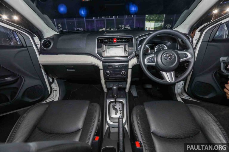 All New Toyota Rush Malaysia interior - AutonetMagz ...