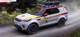 Land Rover Red Cross Discovery depan