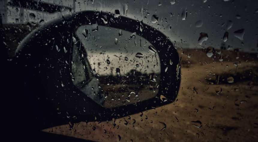 63+ Gambar Rintik Hujan Di Kaca Mobil 