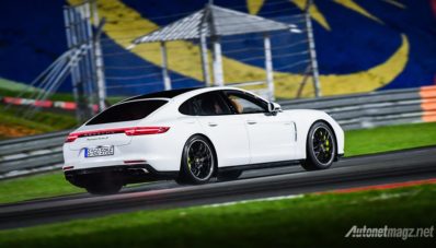 Porsche : Semua Porsche Akan Tetap Menghadirkan Setir dan Pedal Porsche : Semua Porsche Akan Tetap Menghadirkan Setir dan Pedal
