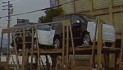Mitsubishi Delica Terbaru Tertangkap Kamera Diangkut Truk! Mitsubishi Delica Terbaru Tertangkap Kamera Diangkut Truk!