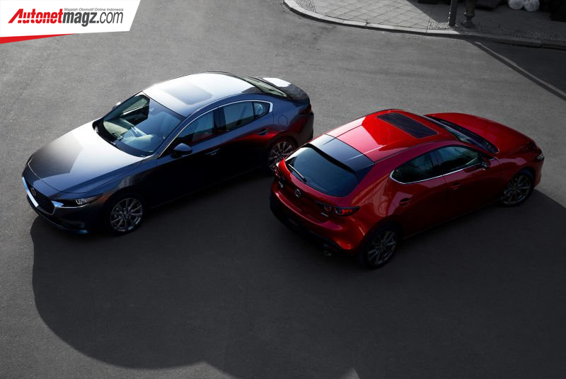 Berita, Mazda 3 SkyActiv-X 2019: Inilah Wujud Asli Mazda 3 SkyActiv-X 2019 Versi Sedan & Hatchback, Cakep!