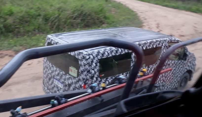 Toyota Hiace Generasi Terbaru Tertangkap Kamera Toyota Hiace Generasi Terbaru Tertangkap Kamera