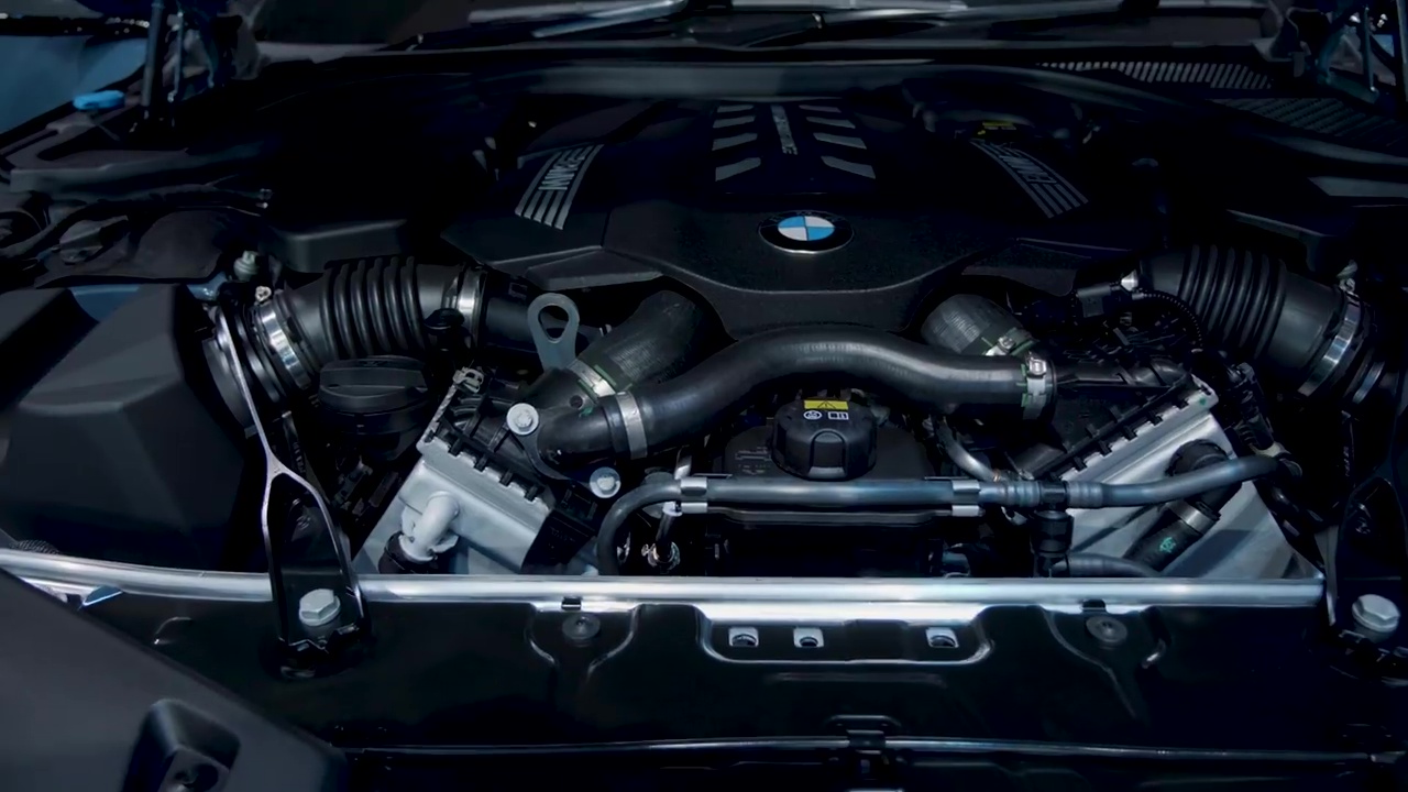 Berita, Mesin BMW M850i xDrive Thailand: BMW 8 Series Akhirnya Resmi Diluncurkan Di Thailand, Tembur 5M