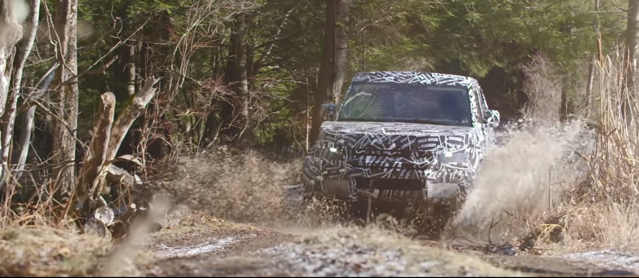Berita, Land Rover Defender 2020 Offroad: Video Teaser Land Rover Defender 2020 Diumbar, Tetap Kotak!