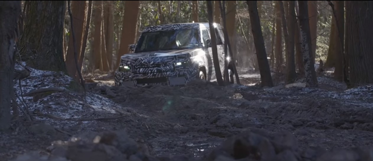 Berita, Land Rover Defender 2020: Video Teaser Land Rover Defender 2020 Diumbar, Tetap Kotak!