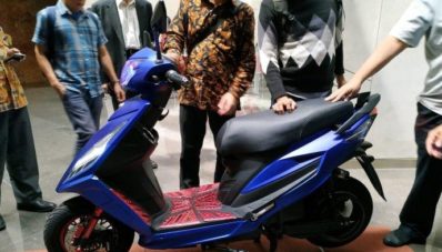 Skuter Listrik Lincah : Saudara Baru Untuk GESITS Skuter Listrik Lincah : Saudara Baru Untuk GESITS