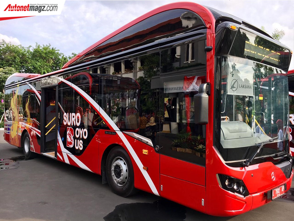Berita, Suroboyo Bus: Mercedes-Benz Serahkan 10 Unit Bus Untuk Operasional Bus Suroboyo