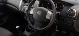 Interior Nissan Livina L10
