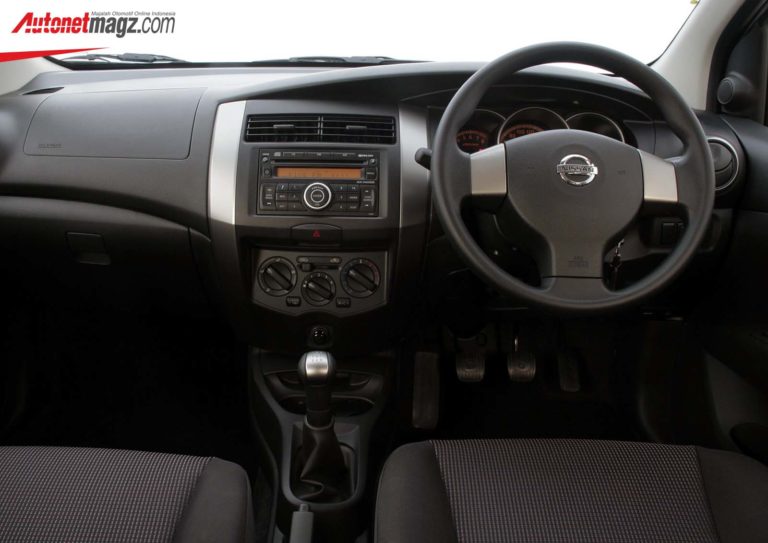 Interior Nissan Livina L10 | AutonetMagz :: Review Mobil dan Motor Baru