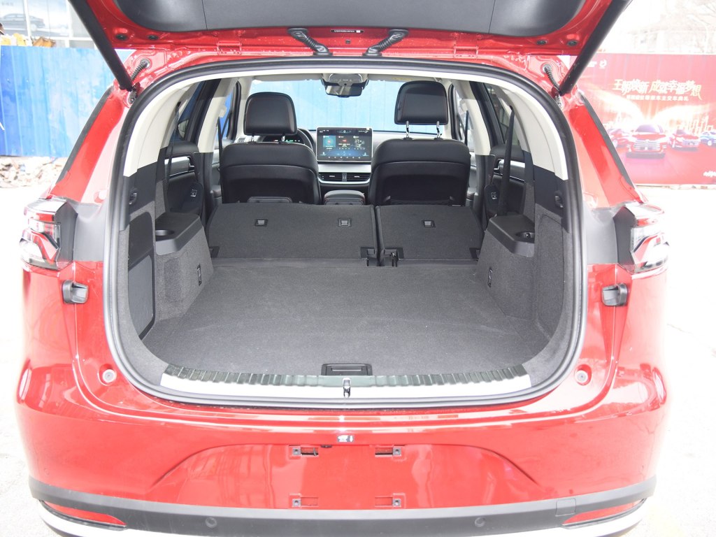 Berita, bagasi BYD Tang EV600: BYD Tang EV600 : SUV Listrik Cakep Dengan Tenaga 720 hp & 990 Nm Asal China
