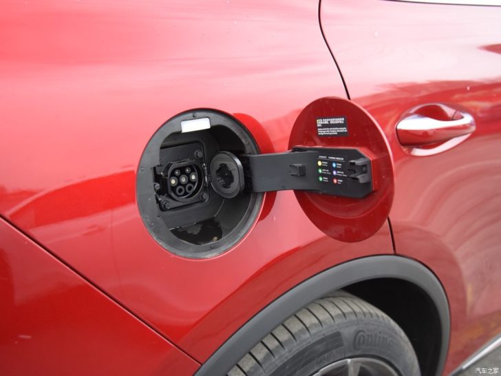 charger BYD Tang EV600 Review Mobil dan Motor Baru