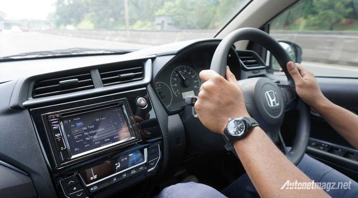 Honda, fitur honda mobilio 2019: Honda Mobilio 2019 Test Drive : Adu Irit Citos – Ancol