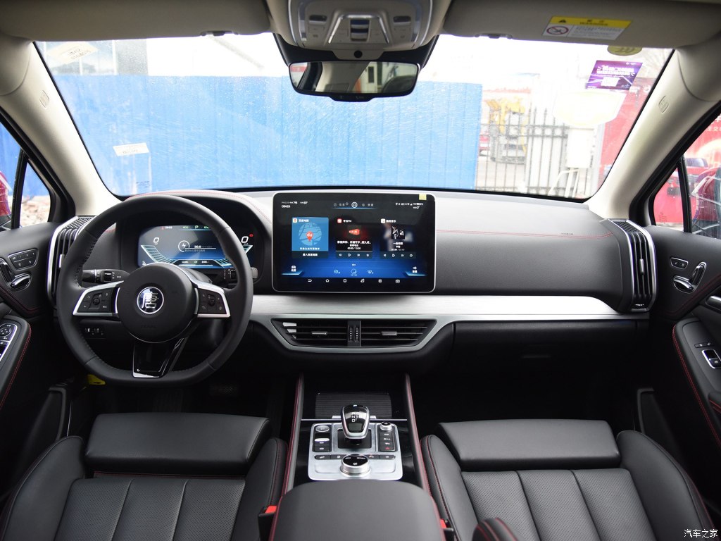 Berita, interior BYD Tang EV600: BYD Tang EV600 : SUV Listrik Cakep Dengan Tenaga 720 hp & 990 Nm Asal China