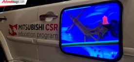 Penyerahan mobil Mitsubishi CSR Education Program