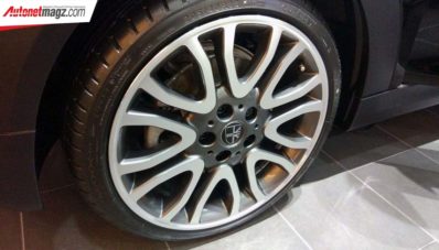 MINI 3-Doors Black Edition : Edisi Khusus Indonesia, Cuma 6 Unit! MINI 3-Doors Black Edition : Edisi Khusus Indonesia, Cuma 6 Unit!