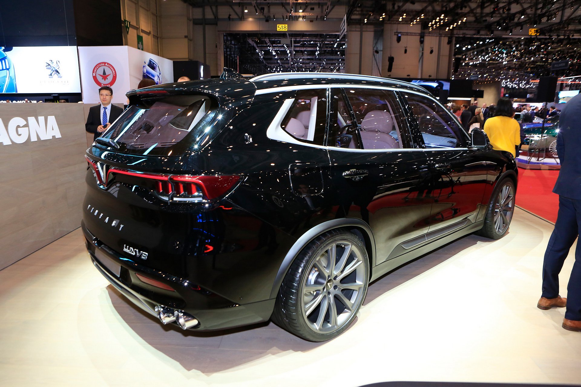 Berita, Vinfast Lux V8 belakang: Geneva Motor Show 2019 : Vinfast Lux V8, SUV Vietnam Dengan tenaga 455 hp