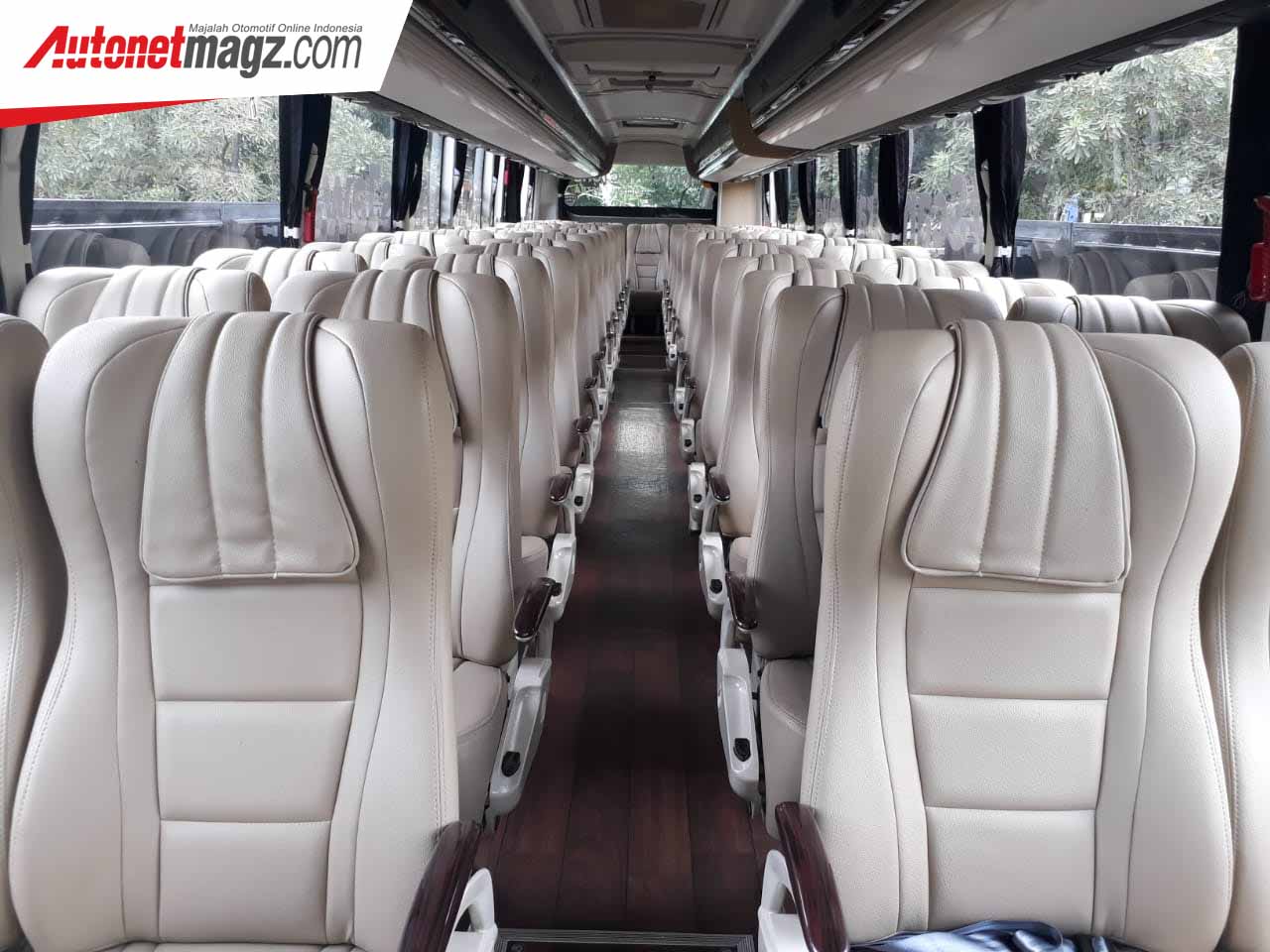 Berita, Bus Scania Interior: Scania Trans Jawa : Usaha United Tractors Sambut Tol Trans Jawa