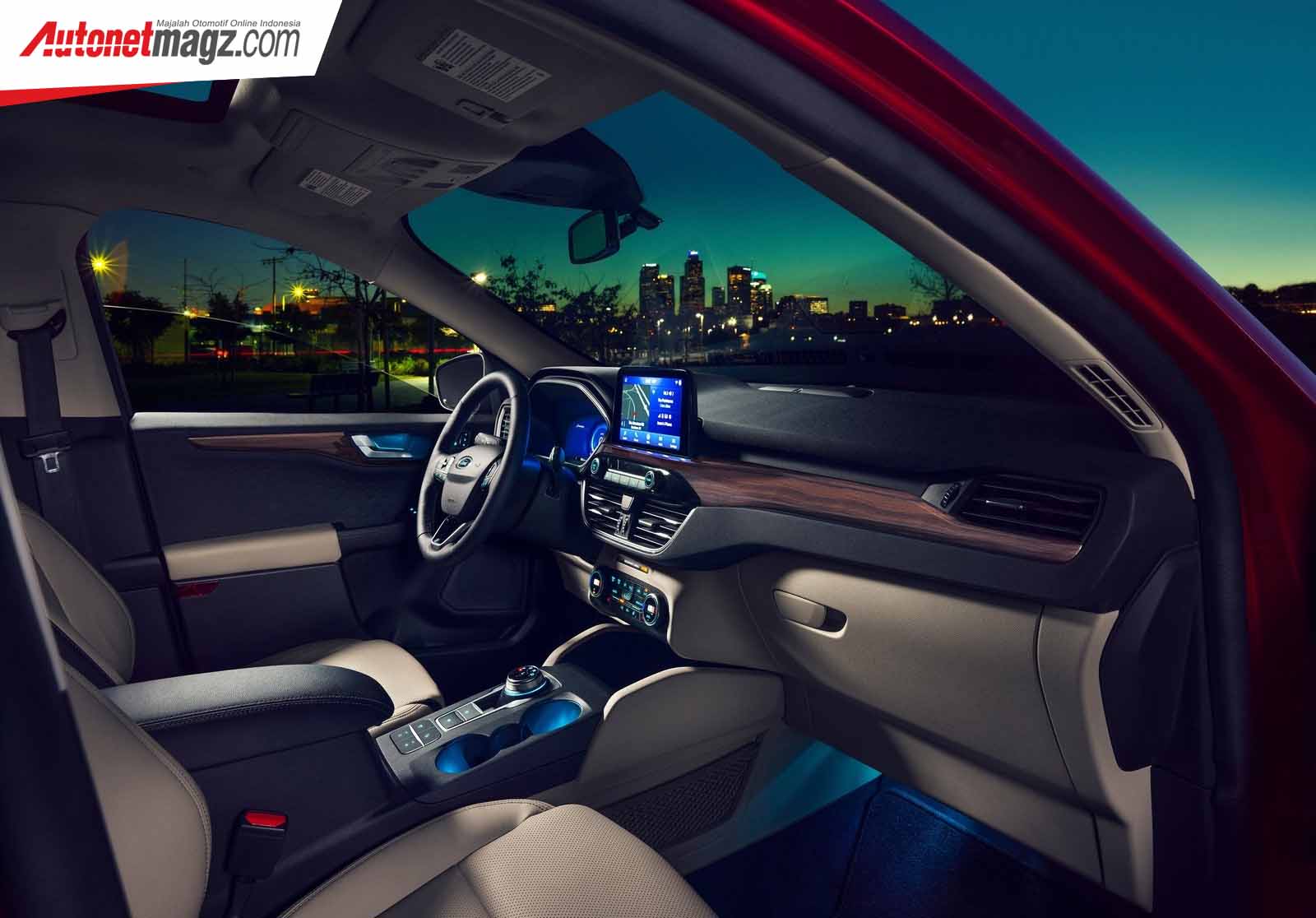 Berita, Harga Ford Focus 2020: Ford Escape 2020 : Ford Focus Versi SUV Dengan mesin Hybrid & PHEV