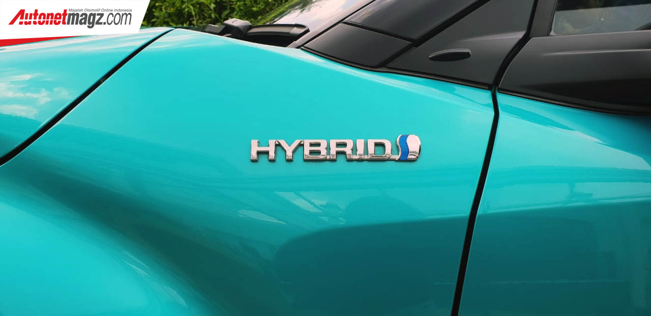Berita, Launching Toyota C-HR Hybrid: Toyota C-HR Hybrid Dirilis Resmi, Harga Beda Tipis Versi Standar!